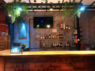 Mae Haad Tree House Bar And Restaurant