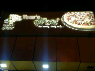 Yours Pizza