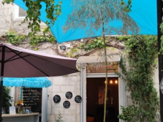 restaurant image