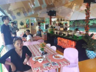 Long River Cruise Floating Resto