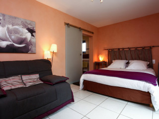 Auberge d'Imbes restaurant and guestroom