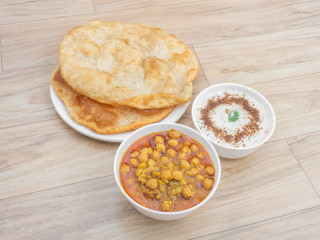 Dehli Ke Special Chole Bhature