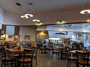 Canter's Restaurant, Bakery, Deli And Bar