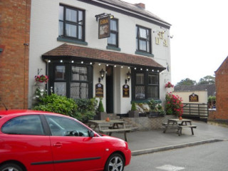 Dunton Bassett Arms