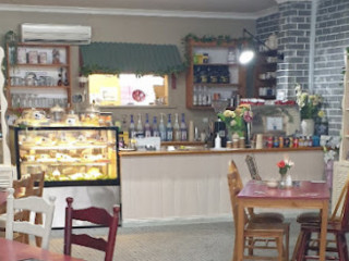 Wendy May's Cafe
