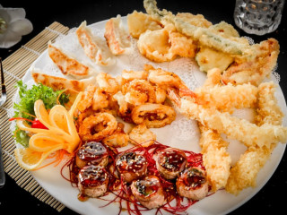 Shinto Japanese Steakhouse Sushi Lounge