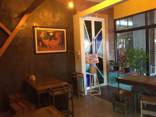 ร้าน ไม้อ่อยไฟ