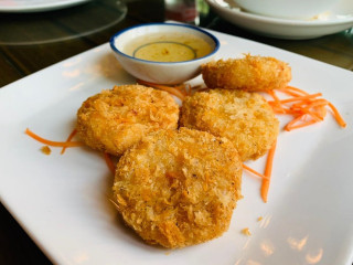 เฮียตี๋ แหนมเนืองสระบุรี