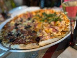 Dino's Pizzeria Italiana