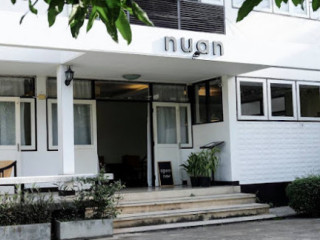 Nuan Cafe Bistro