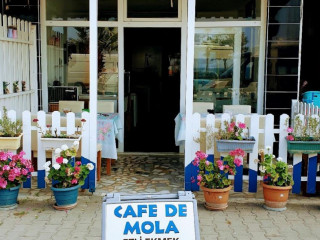 Cafe De Mola