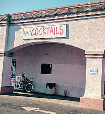 Rocks Cocktail Lounge