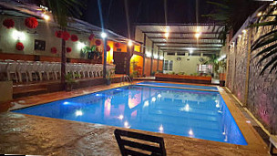 Ligonio's Alberca Night