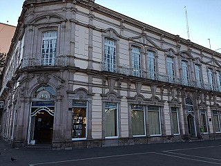 restaurant image