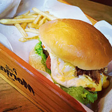 Pirata Morgan Hamburguesas Ensaladas Alitas Boneless Burritos Paninos