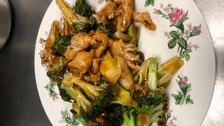 64. Chicken With Broccoli Jiè Lán Jī