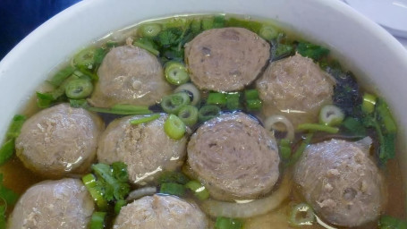 14. Phở Bò Viên (Rice Noodle Soup With Beef Balls)