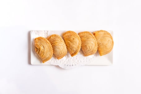 Petite Curry Puffs