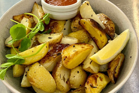 Sliced Seasoned Potatoes Vegan Aioli
