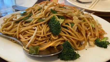 E4. Vegetable Chow Mein Or Chop Suey
