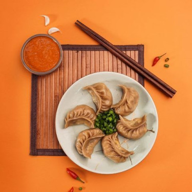 Momos De Verduras Integrales Con Salsa De Chile