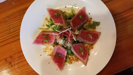 Tuna Tataki Salad (New)