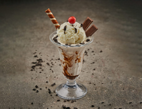 Kit Kat Crunch Sundae