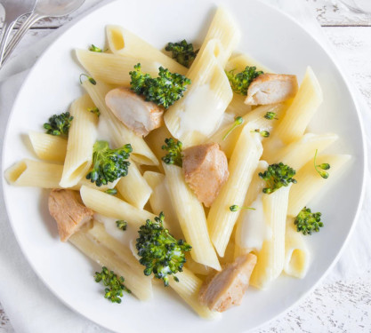 Chicken Pasta In White Sause