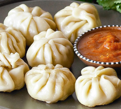 Chicken Cheese Steamed Momos [6 Pieces]