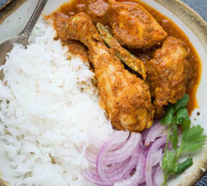 Steamed Rice With Chicken Curry
