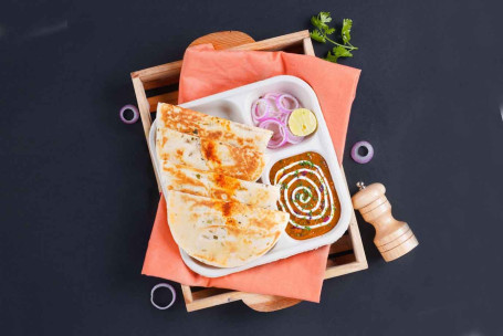 [Menos De 600 Calorías] Lonchera Dal Makhani Bread Kulcha