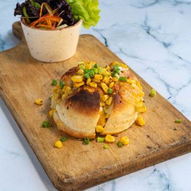 Creamed Corn Cheese Garlic Buns