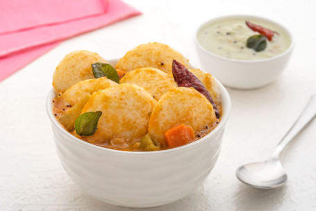 Sambhar Button Idli With Chutney