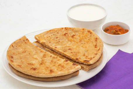 Gobhi Paratha With Curd And Pickle