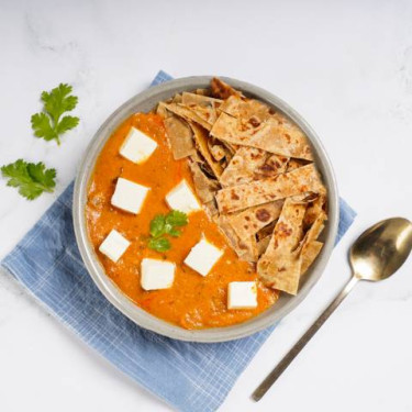 Cuenco Paratha Paneer De Mantequilla