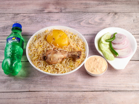 Chicken Biryani Choice Of Beverage [250Ml] Raita Salad Combo