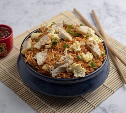 Chicken Schezwan Fried Rice 600 Ml)