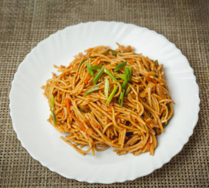 Veg Chowmein (350-400Gms)