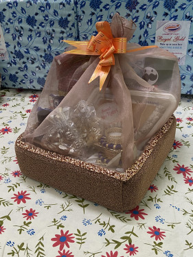 Gift Hamper 4 Shimmer Square