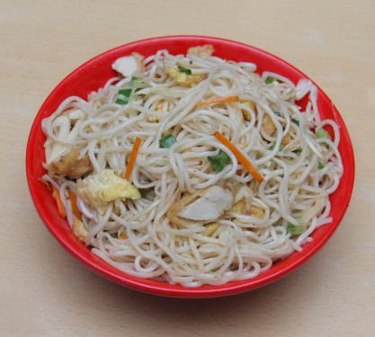 Chicken Hakka Noodles(500 Ml Container)