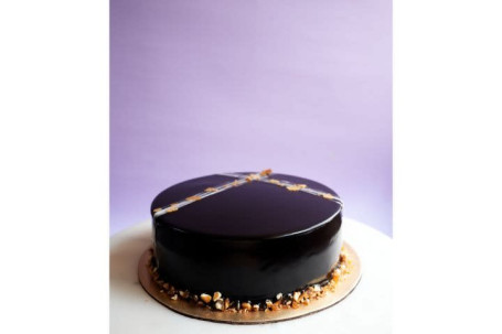 Chocolate Praline Cake (1.5 Lb)