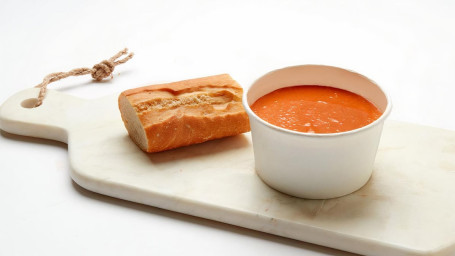 Creamy Tomato Soup With Bread