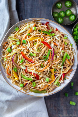 Vegetable Chow Mein(Gravy)