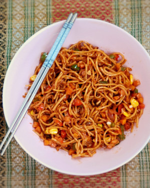 Schezwan Vegetable Hakka Chow Mein Dry