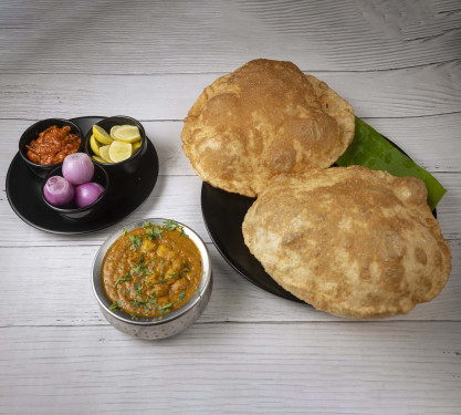Chole Bhature With Pickle And Onion