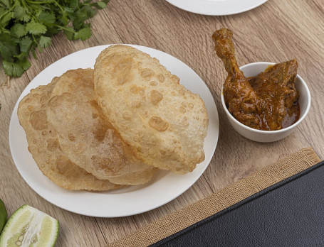 Luchi (3Pcs) With Chicken Bhuna(2 Pcs)