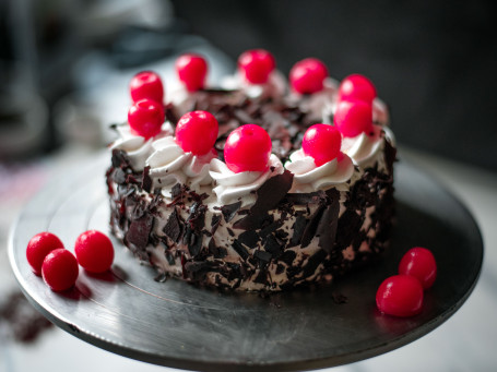 Eggless Black Forest Cake (1 Lb)