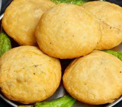 Khasta Kochuri 4 Pcs)