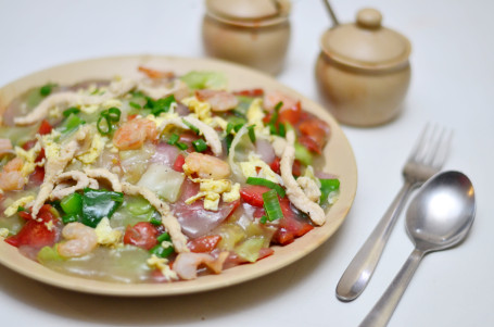 Mixed Gravy Noodles (Serves 1 Person)