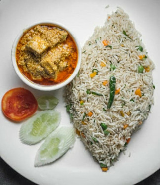Veg Fried Rice With Aludom